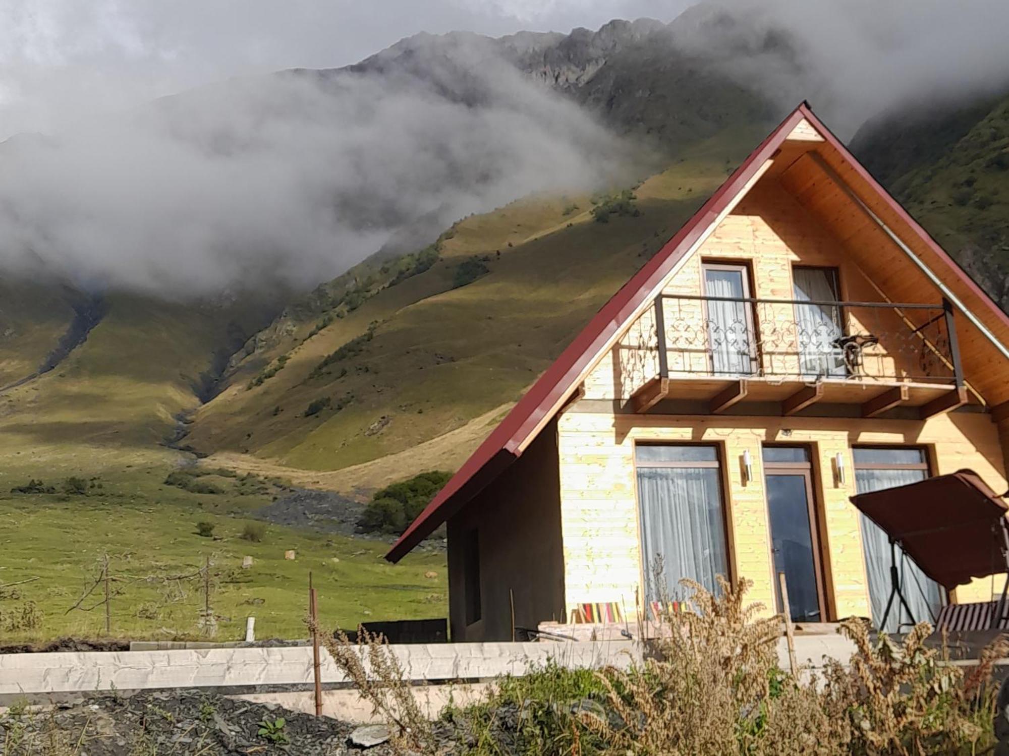 Mountain Flower Cottage Степанцмінда Номер фото